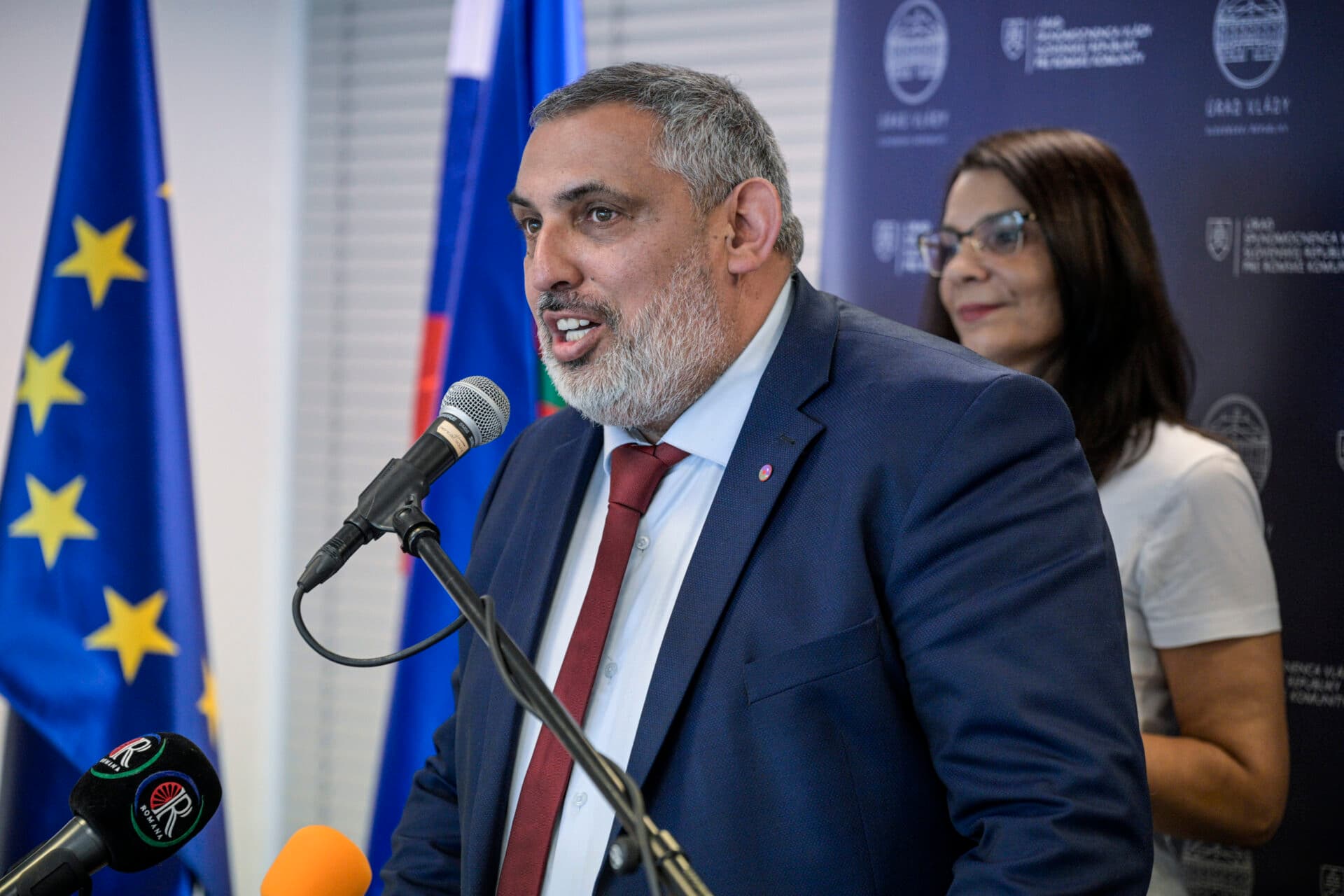 Vláda podľa Ledeckého plánuje minúť 60 miliónov eur na výsadbu stromov pri osadách
