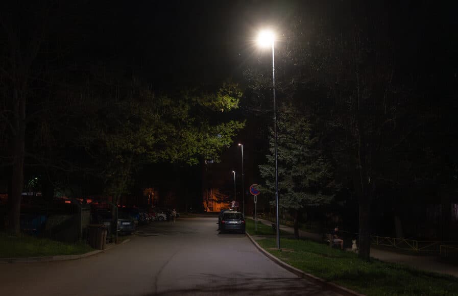 Na Ulici Slobody v Košiciach pribudlo nové osvetlenie (FOTO)