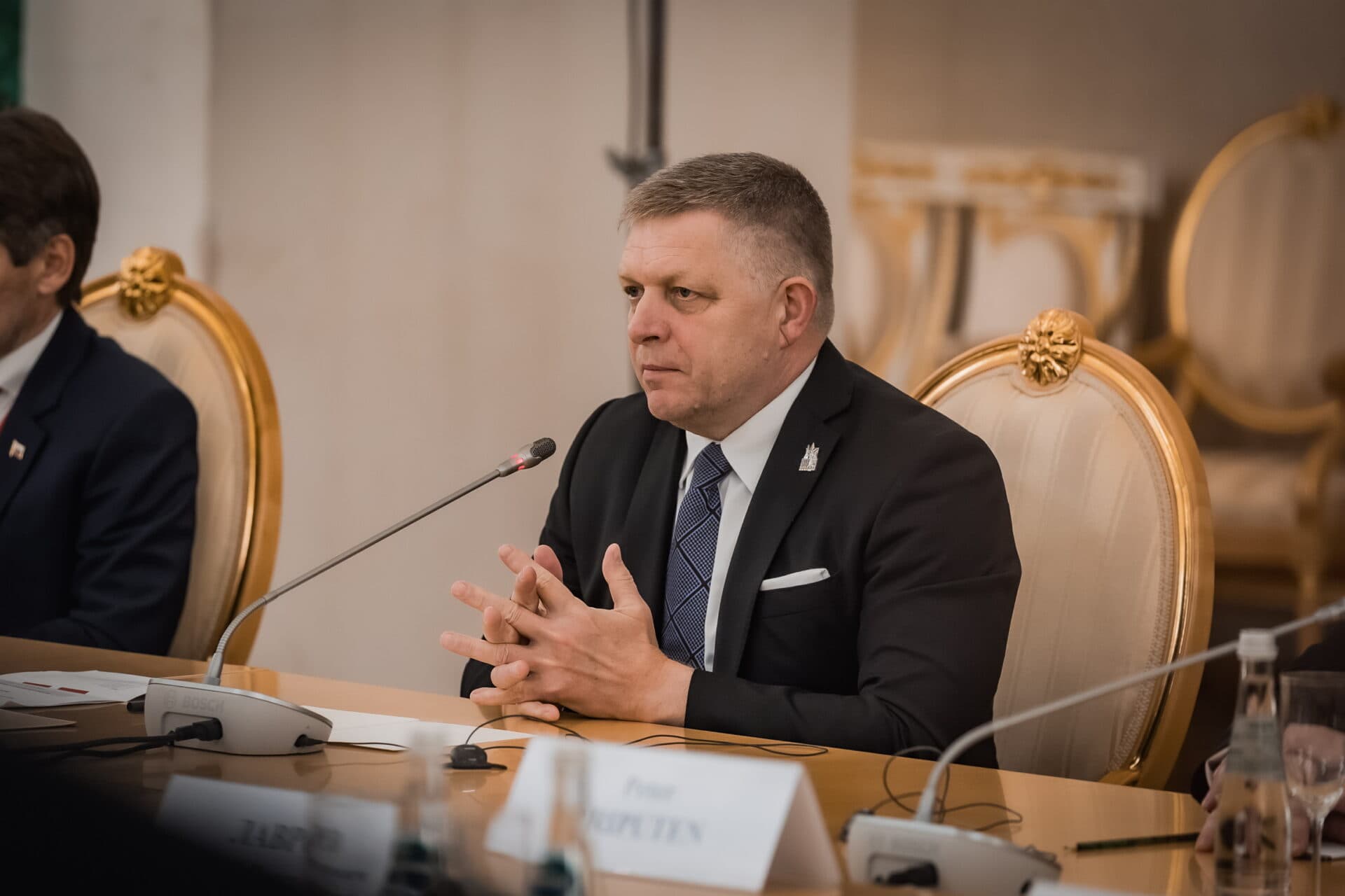 FICO: Po atentáte netrpí traumou, súdu sa vyhne a o náhradu škody žiadať nebude