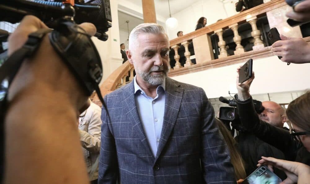 Proces v kauze Očistec sa začal, súd ho však hneď odročil na jún pre spájanie prípadov